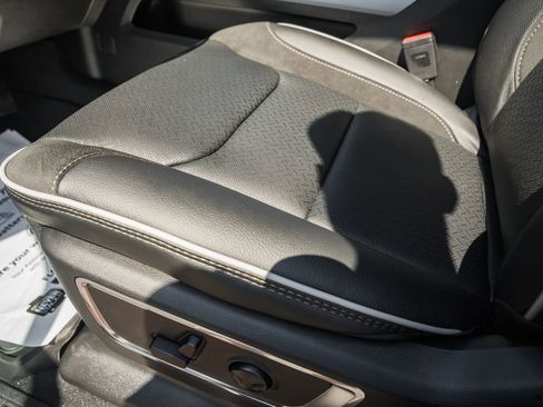New 2026 RAM 1500 Laramie AWD/4WD image 40