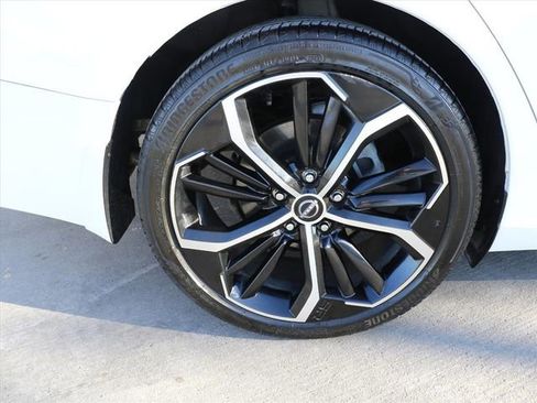 Used 2023 Nissan Altima 2.5 SR w/ SR Premium Package image 7