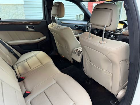 Used 2011 Mercedes-Benz E 350 Sedan image 54