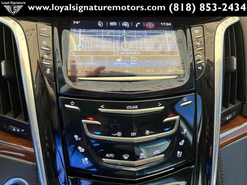 Used 2018 Cadillac Escalade ESV Luxury RWD image 31