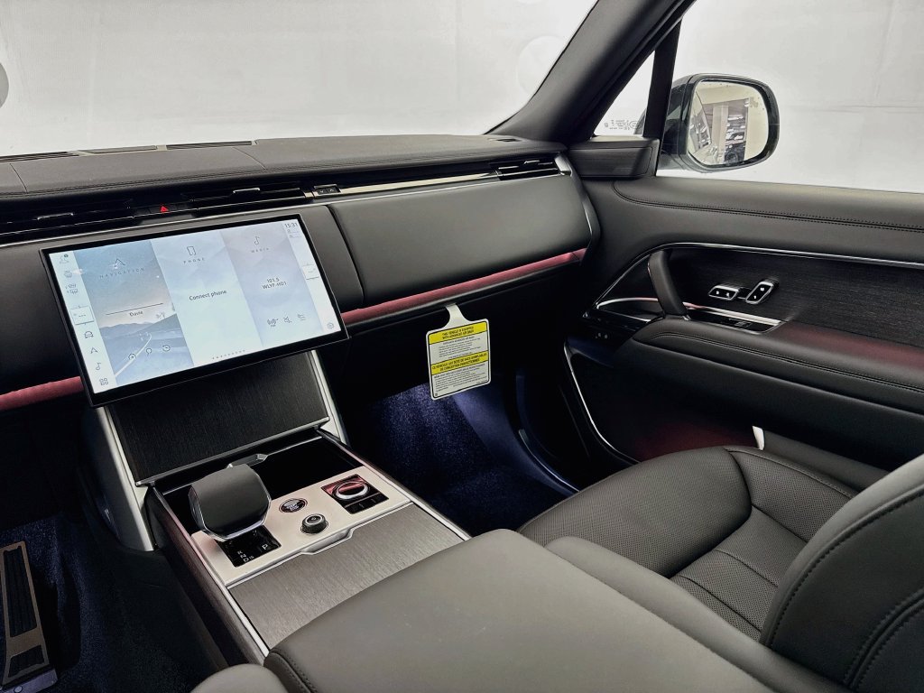 New 2027 Land Rover Range Rover Long Wheelbase SE AWD/4WD image 24