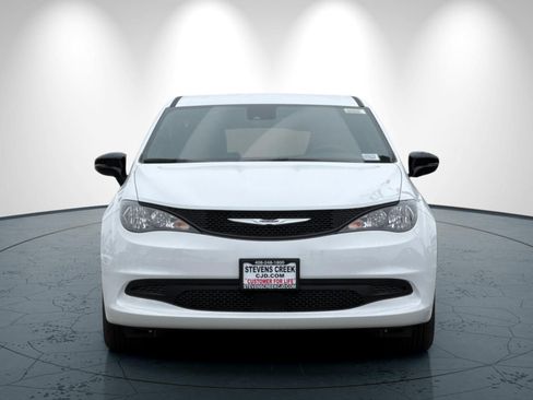 New 2026 Chrysler Voyager LX image 9