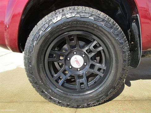 Used 2007 Toyota 4Runner SR5 AWD/4WD image 29