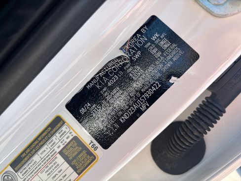 Used 2025 Kia Soul LX w/ LX Technology Package image 27