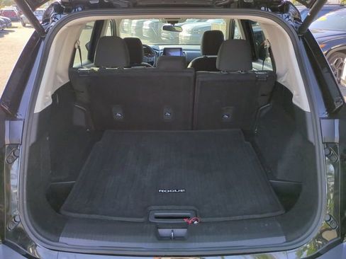 Used 2025 Nissan Rogue SV AWD/4WD image 12