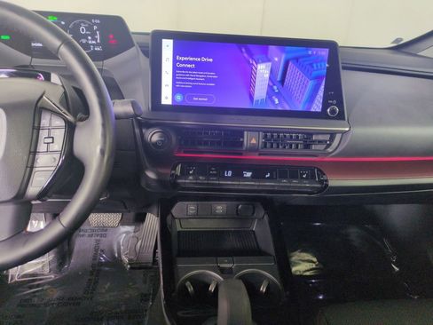 Used 2024 Toyota Prius Prime FWD image 20