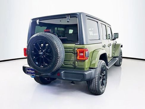 Used 2022 Jeep Wrangler Unlimited Sahara w/ Cold Weather Group image 15