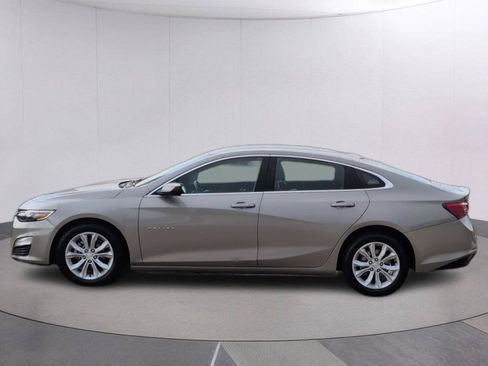 Used 2024 Chevrolet Malibu LT FWD image 2