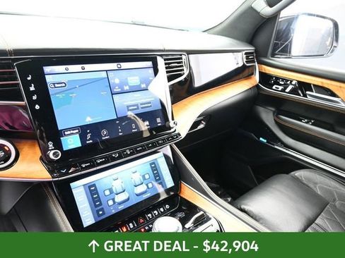 Used 2022 Jeep Grand Wagoneer Series III AWD/4WD image 26