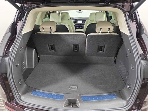 Used 2023 Buick Enclave Avenir w/ Avenir Technology Package image 40