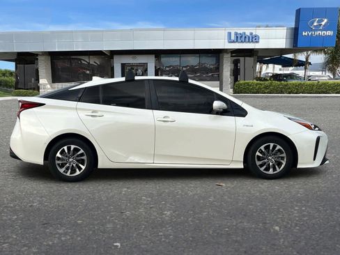 Used 2019 Toyota Prius XLE image 8
