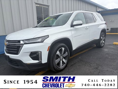 Used 2023 Chevrolet Traverse LT w/ LT Premium Package AWD/4WD image 1