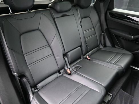 Certified 2021 Porsche Cayenne S AWD/4WD image 27