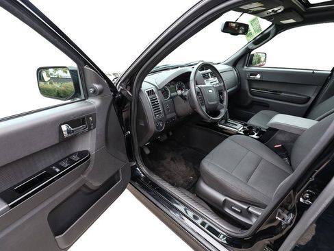 Used 2010 Ford Escape XLT AWD/4WD image 11