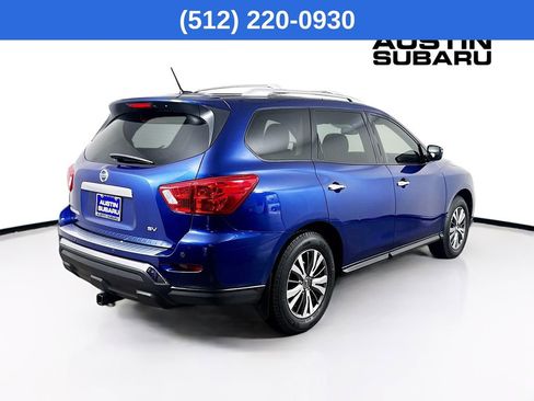 Used 2018 Nissan Pathfinder SV image 7