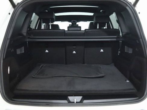 Used 2022 Mercedes-Benz GLB 250 4MATIC image 32