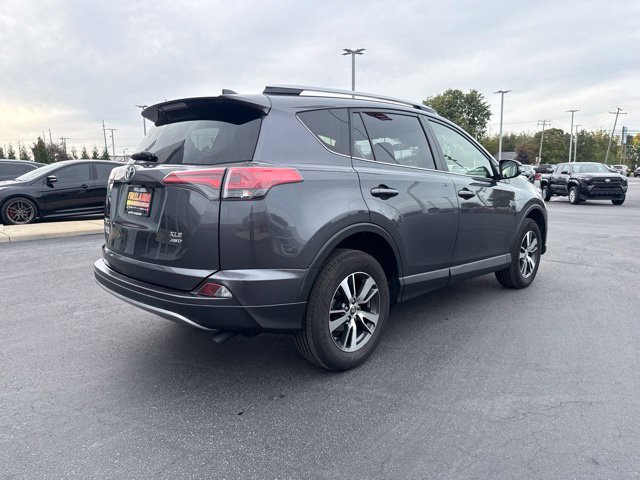 Used 2018 Toyota RAV4 XLE AWD/4WD image 7