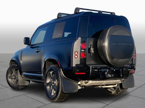 Used 2024 Land Rover Defender 90 X-Dynamic SE image 11