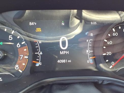 Certified 2022 Jeep Compass Latitude w/ Sun and Sound Group AWD/4WD image 21