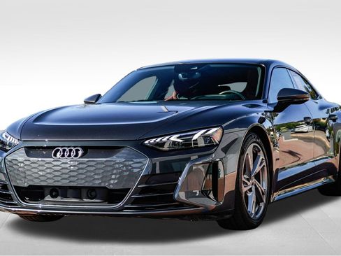 Used 2024 Audi e-tron GT Premium Plus image 3