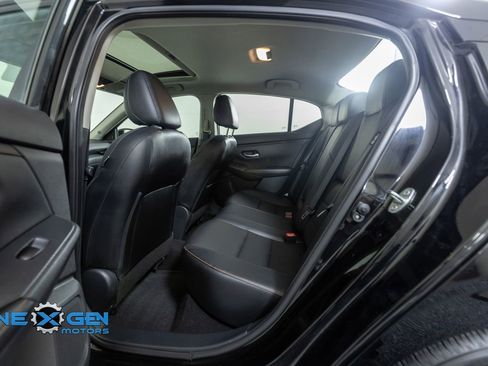 Used 2022 Nissan Sentra SR w/ SR Premium Package FWD image 28