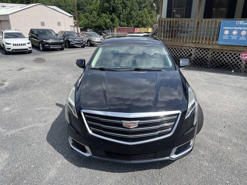 Used 2019 Cadillac XTS Luxury FWD image 2