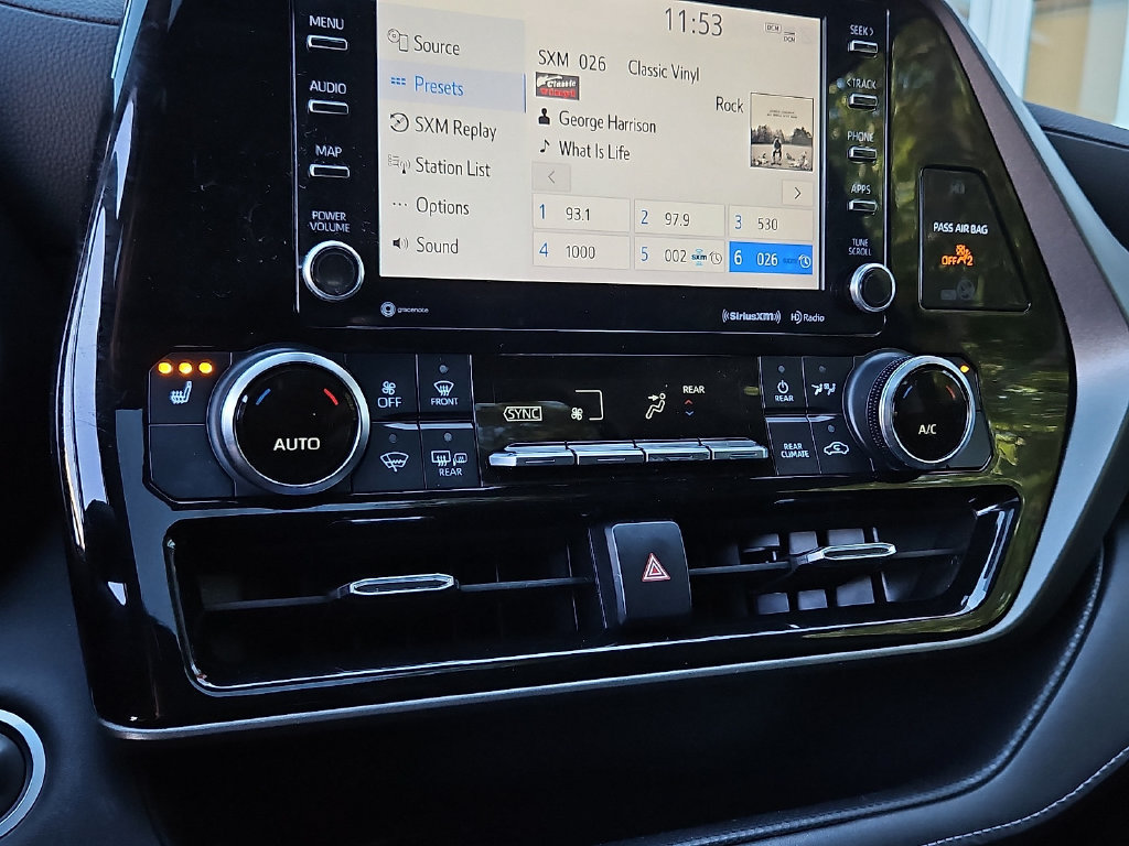 Certified 2021 Toyota Highlander XLE AWD/4WD image 18