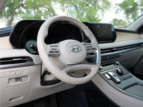 Used 2023 Hyundai Palisade Limited image 17