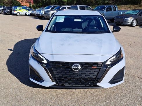 Used 2024 Nissan Altima 2.5 SR image 8