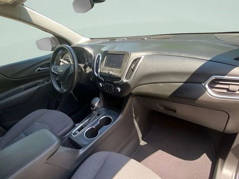 Used 2022 Chevrolet Equinox LT w/ Driver Convenience Package image 18