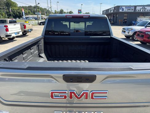 Used 2025 GMC Sierra 1500 SLT w/ SLT Premium Plus Package AWD/4WD image 10