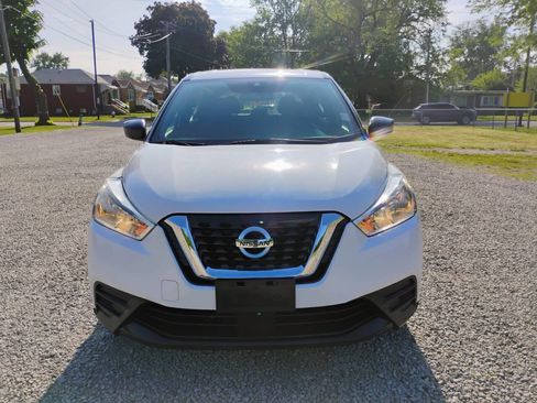 Used 2020 Nissan Kicks S FWD image 2