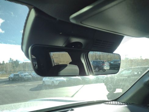 Used 2025 Toyota Tacoma TRD Off-Road image 19