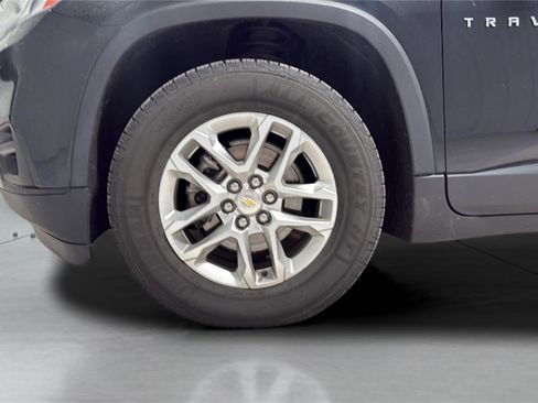 Used 2021 Chevrolet Traverse LS image 28
