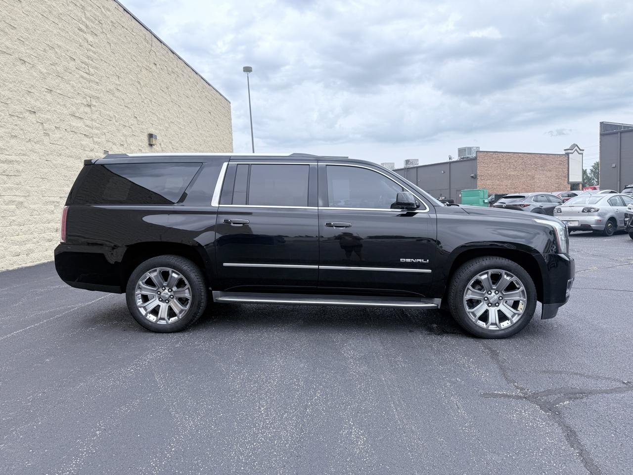 Used 2016 GMC Yukon XL Denali w/ Open Road Package AWD/4WD image 6