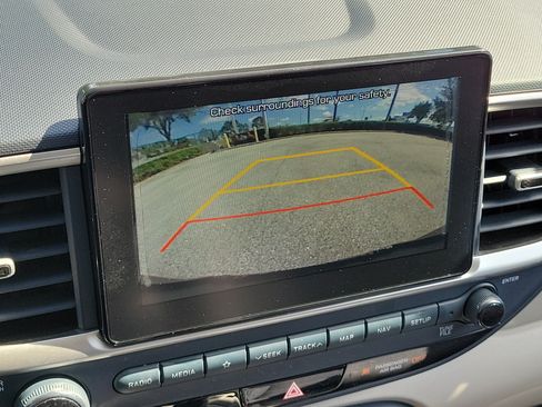 Used 2020 Hyundai Venue FWD image 27