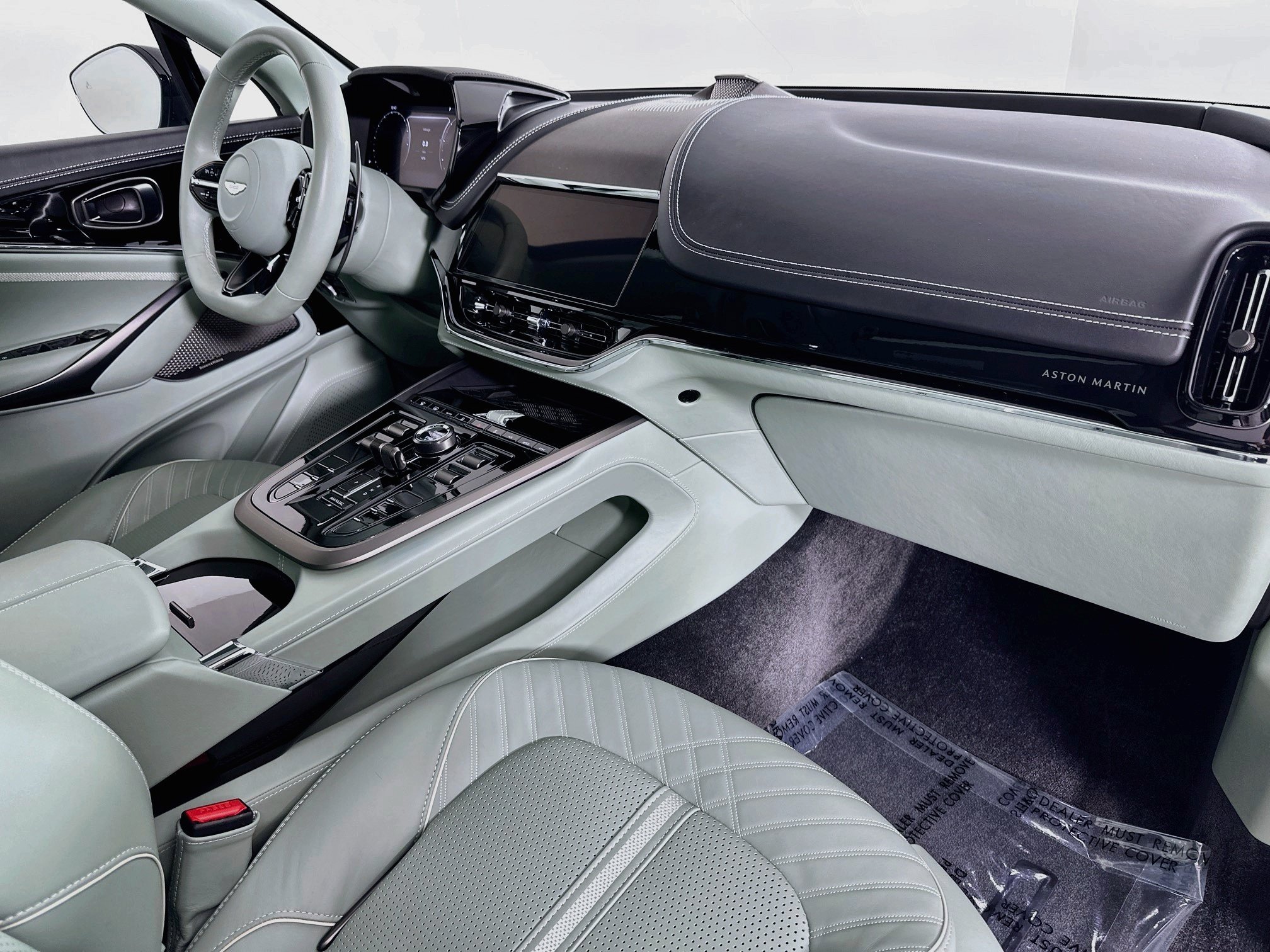 Used 2025 Aston Martin DBX 707 AWD/4WD image 31