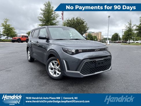 Used 2024 Kia Soul LX w/ Option Group 015 FWD image 1
