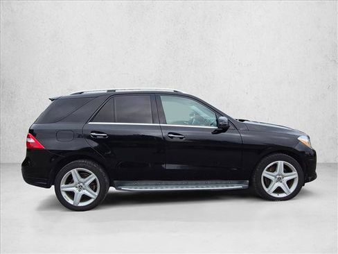 Used 2014 Mercedes-Benz ML 350 BlueTEC 4MATIC image 4
