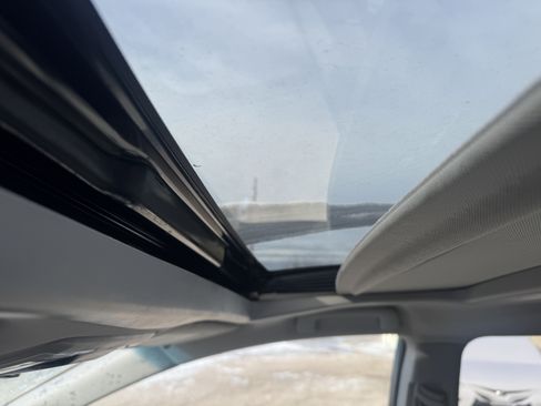 Used 2017 Toyota Sienna Limited image 31