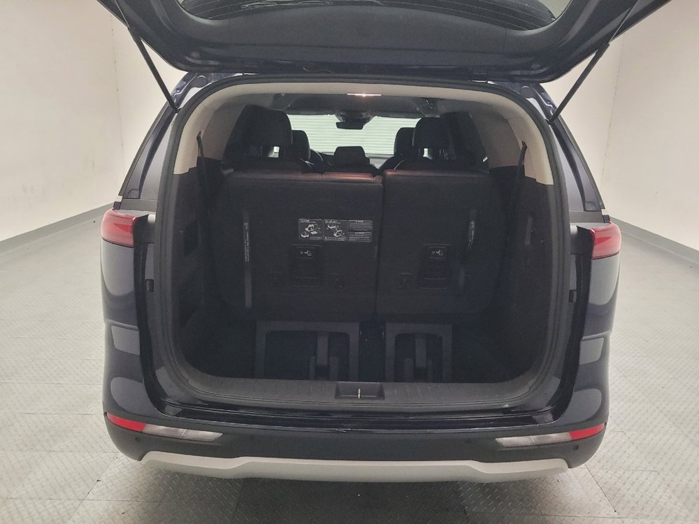 Used 2022 Kia Carnival LX FWD image 29