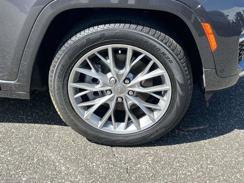 Certified 2022 Jeep Grand Cherokee Summit AWD/4WD image 6
