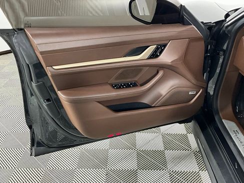 Used 2020 Porsche Taycan Turbo image 19