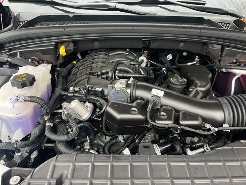 New 2025 Jeep Grand Cherokee Laredo X w/ Luxury Tech Group I AWD/4WD image 4