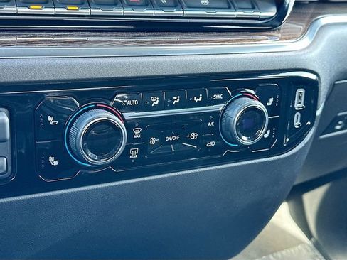 Used 2025 Chevrolet Silverado 1500 LT image 16