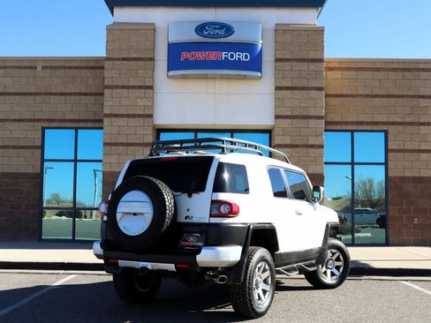 Used 2014 Toyota FJ Cruiser 4WD image 6