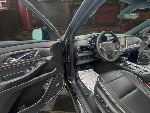 Certified 2023 Chevrolet Traverse Premier FWD image 16