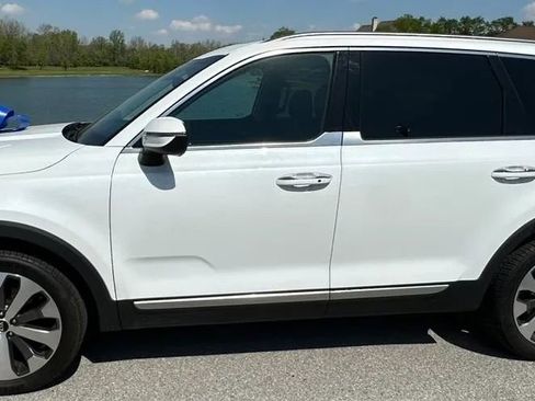 Used 2020 Kia Telluride S AWD/4WD image 3