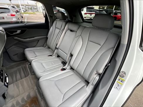 Used 2017 Audi Q7 3.0T Premium Plus image 18