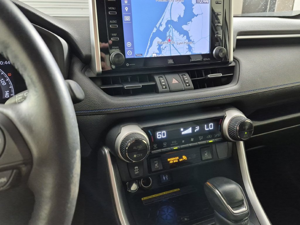 Used 2019 Toyota RAV4 XSE AWD/4WD image 18